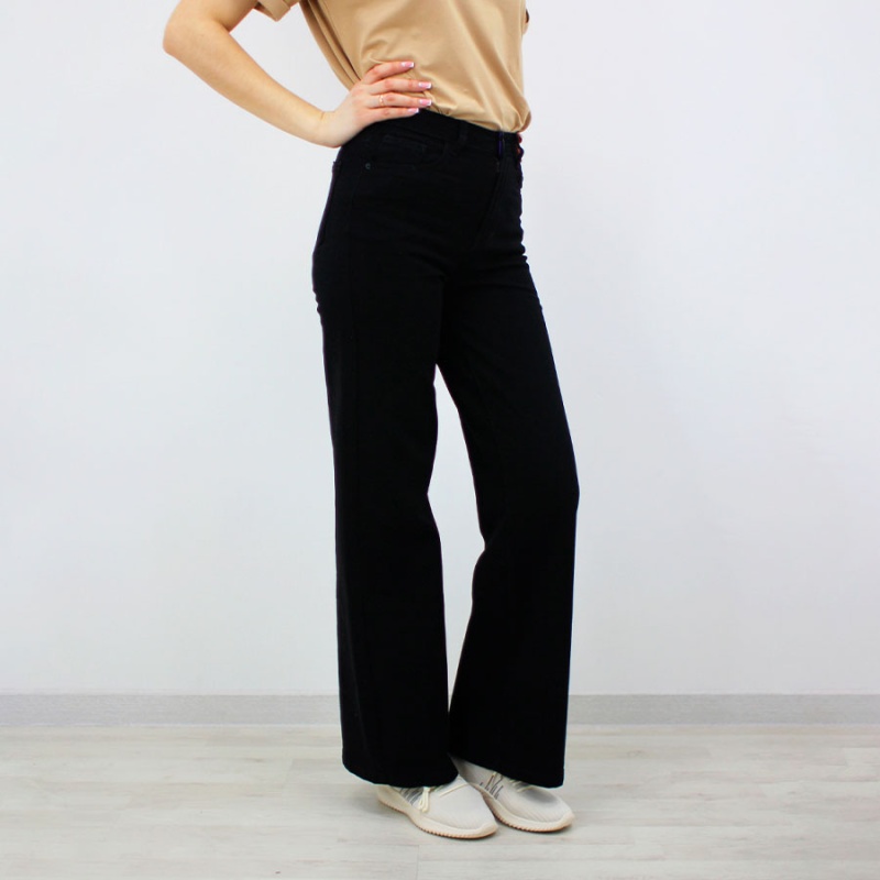 Джинсы женские черные