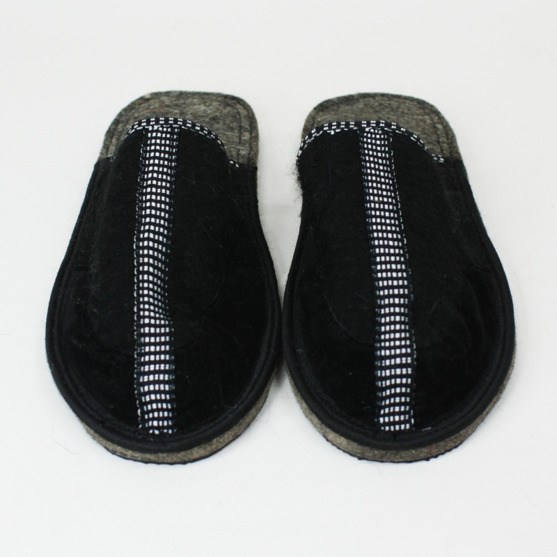 Тапочки с открытым задником с носком черные